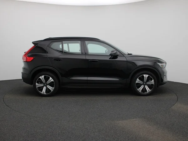 Volvo XC40 (2023) — foto 38 van 41