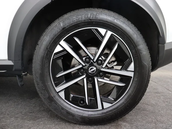 NISSAN Juke (2024) — foto 7 van 27