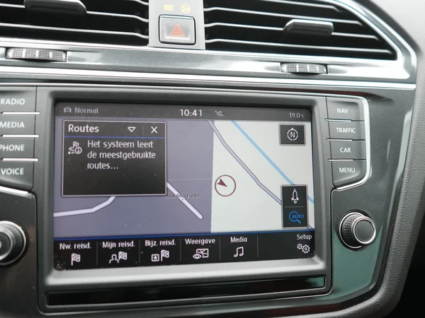 VOLKSWAGEN Tiguan Dsl (2016) — foto 22 van 31