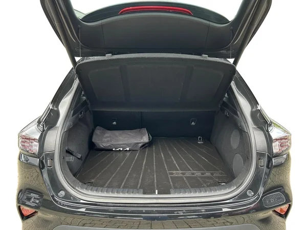 KIA XCeed (2024) — foto 27 van 30