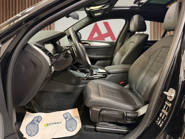 BMW X4 (2021) — foto 3 van 30