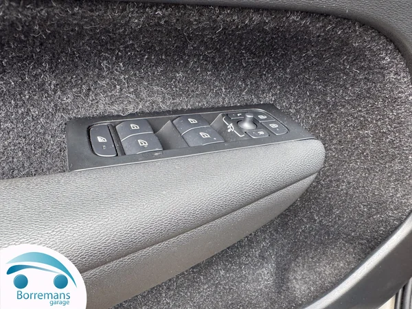 Volvo XC-40 (2020) — foto 38 van 44