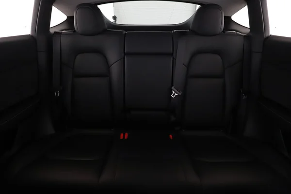 Tesla Model (2023) — foto 7 van 17