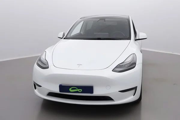 Tesla Model Y (2023) — foto 32 van 33