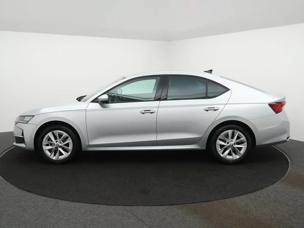 SKODA Octavia (2024) — foto 16 van 24