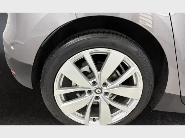 Renault Scénic (2019) — foto 22 van 23