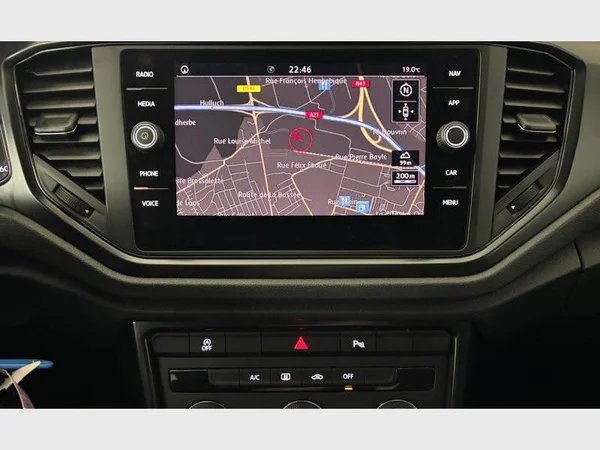 VOLKSWAGEN T-Roc (2019) — foto 5 van 15