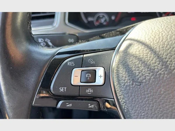 Volkswagen T-Roc (2021) — foto 19 van 28