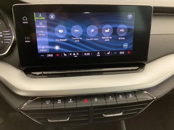 SKODA Octavia Combi PHEV (2022) — foto 24 van 36