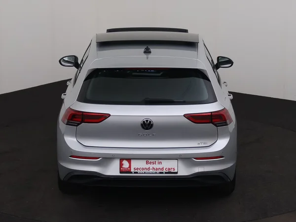 VOLKSWAGEN Golf (2021) — foto 27 van 30