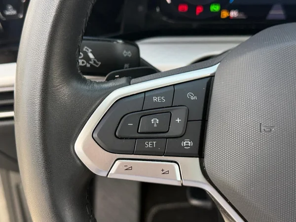 VOLKSWAGEN Golf VIII SW (2024) — foto 3 van 19