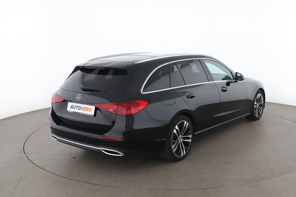 Mercedes-Benz C-Klasse (2024) — foto 12 van 16