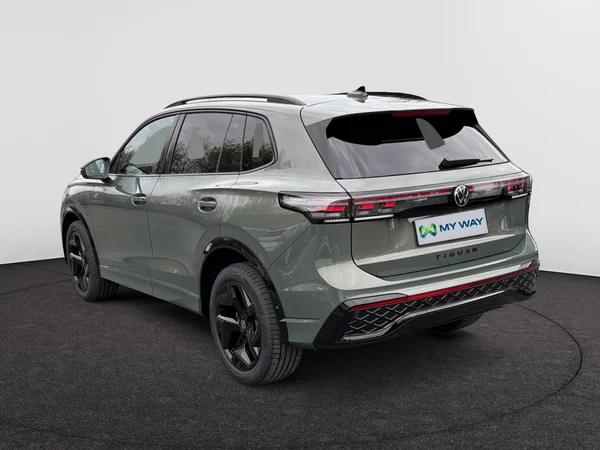 VOLKSWAGEN Tiguan (2025) — foto 18 van 24