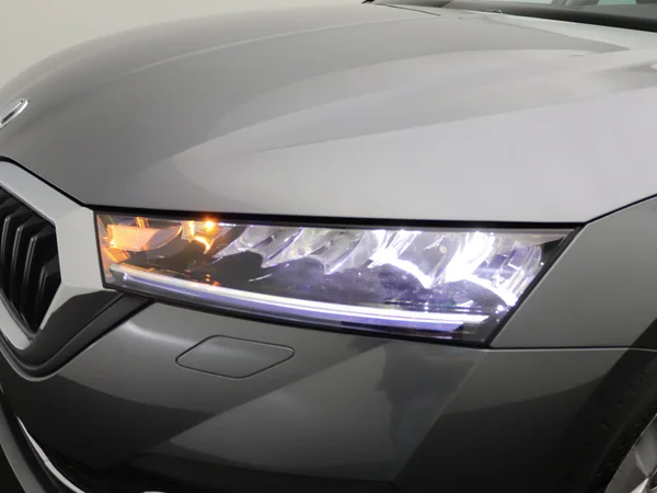 SKODA Octavia Combi (2024) — foto 22 van 27