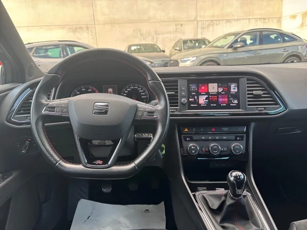 SEAT Leon (2017) — foto 8 van 20