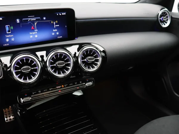 Mercedes-Benz A-Klasse (2023) — foto 3 van 24