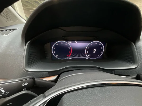 SKODA Karoq (2025) — foto 10 van 24