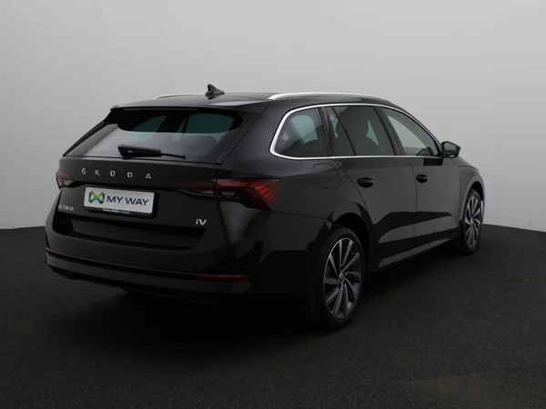 SKODA Octavia Combi (2024) — foto 18 van 24