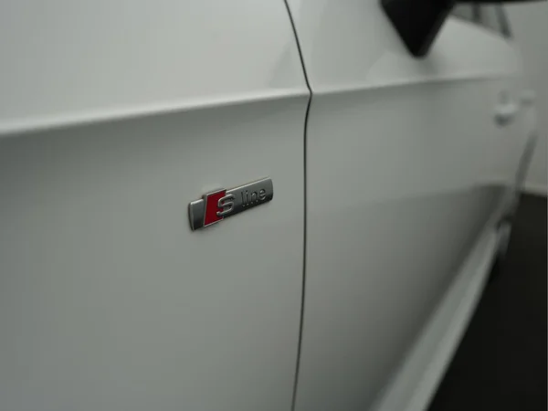 AUDI A3 Sportback (2019) — foto 2 van 26