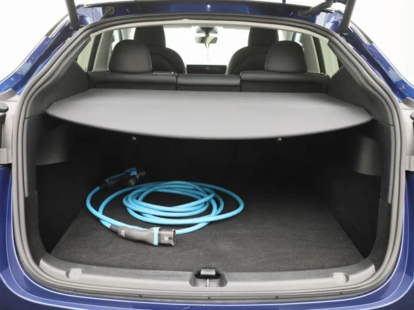 Tesla Model Y (2023) — foto 4 van 43