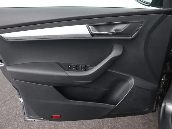 SKODA Karoq (2024) — foto 9 van 18