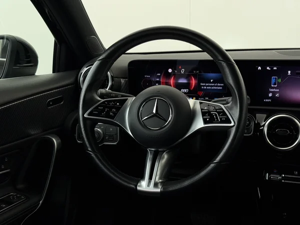 MercedesBenz A 180 (2024) — foto 14 van 28
