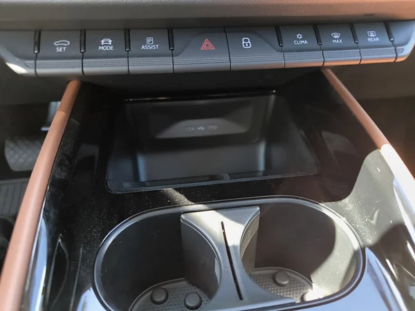 SKODA Enyaq Coupé (2025) — foto 19 van 37