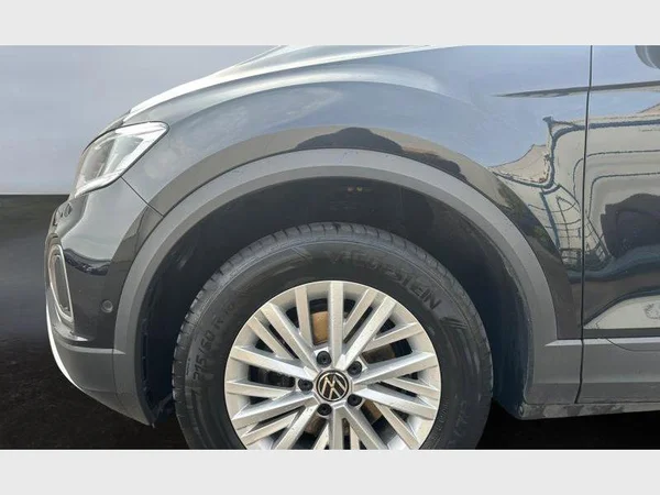 Volkswagen T-Roc (2022) — foto 24 van 25