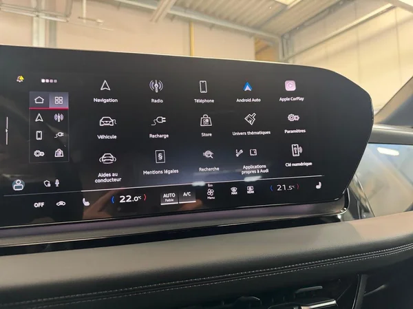 AUDI Q6 e-tron (2024) — foto 13 van 14