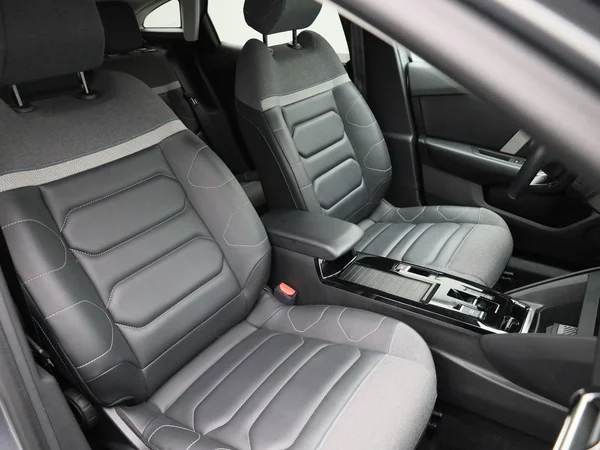 Citroën C4 (2022) — foto 2 van 22