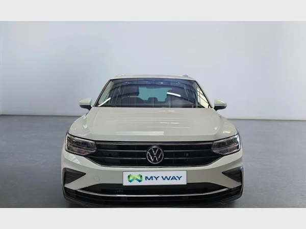 VOLKSWAGEN Tiguan (2021) — foto 12 van 34