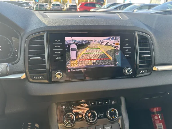 SKODA Karoq (2024) — foto 13 van 24