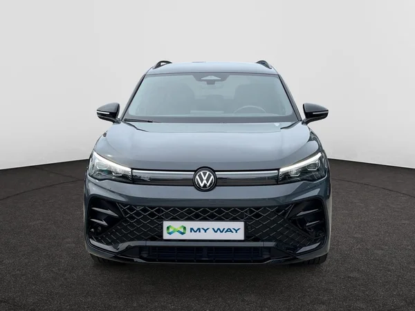 VOLKSWAGEN Tiguan (2025) — foto 11 van 22