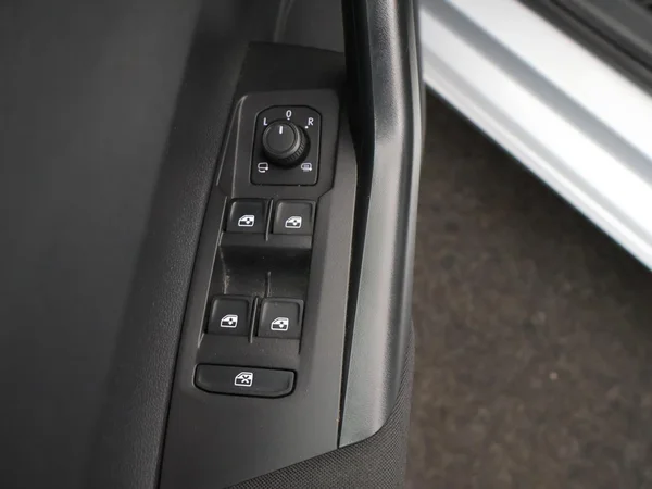 VOLKSWAGEN Polo (2023) — foto 14 van 28