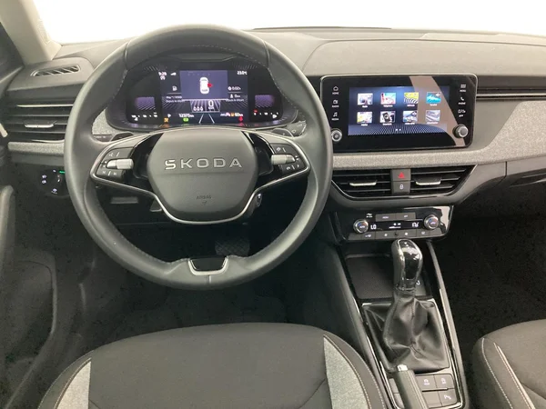 SKODA Kamiq (2025) — foto 9 van 36