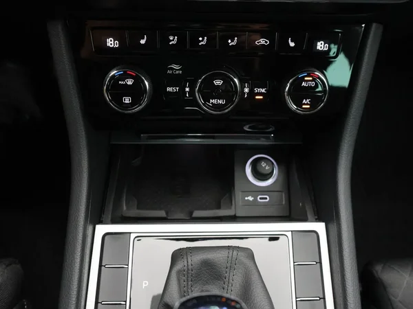 Škoda Superb (2023) — foto 19 van 29