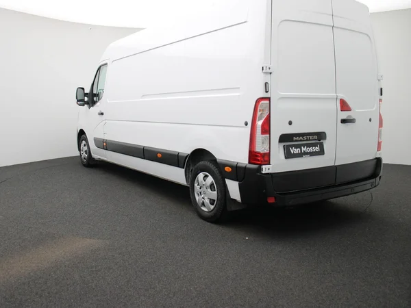 Renault Master (2023) — foto 12 van 40
