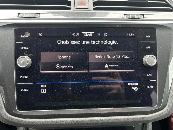 VOLKSWAGEN Tiguan (2021) — foto 9 van 32