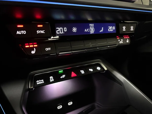 AUDI A3 Sportback PHEV (2025) — foto 15 van 15