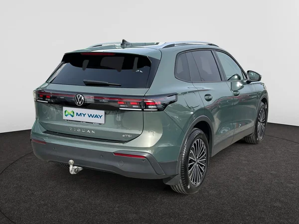 VOLKSWAGEN Tiguan (2024) — foto 17 van 22