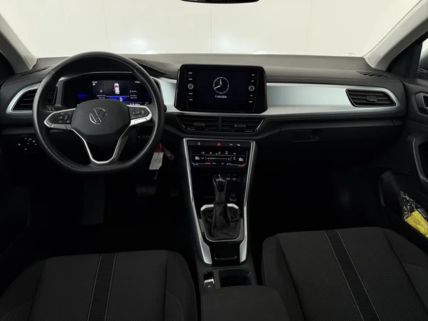 VOLKSWAGEN T-Roc (2022) — foto 27 van 27