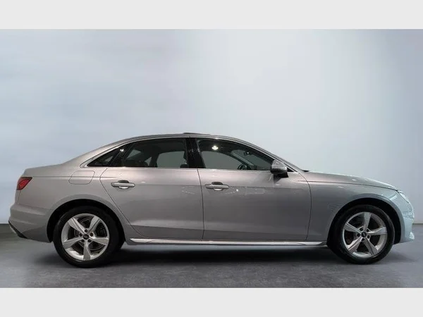 Audi A4 (2022) — foto 21 van 26