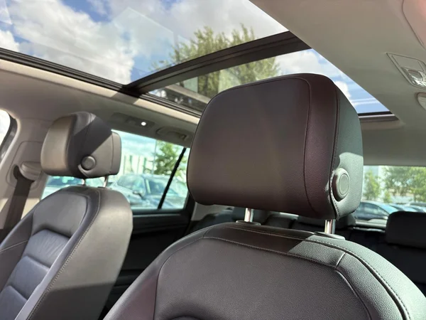 VOLKSWAGEN Tiguan (2019) — foto 9 van 22