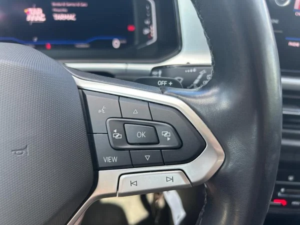 VOLKSWAGEN T-Roc (2023) — foto 18 van 31