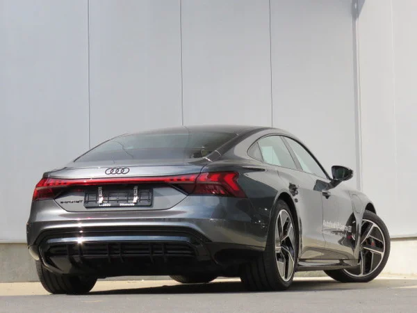 AUDI E-tron GT (2023) — foto 12 van 37