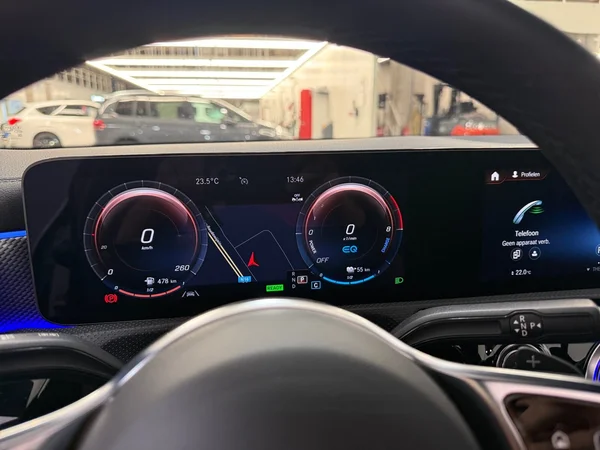Mercedes-Benz CLA-250 (2023) — foto 8 van 31