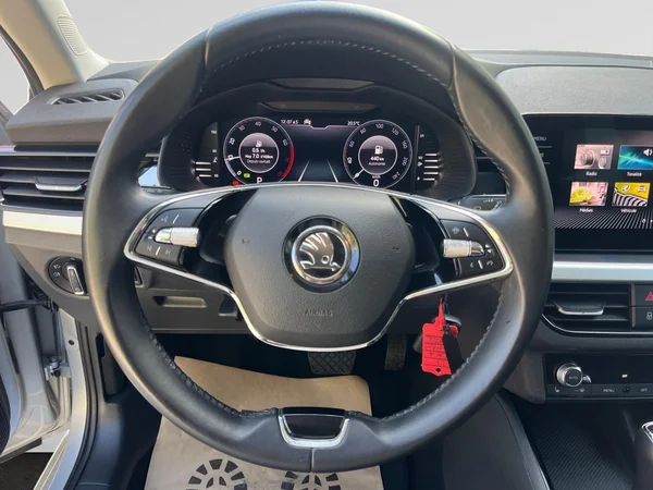 SKODA Scala (2020) — foto 2 van 17