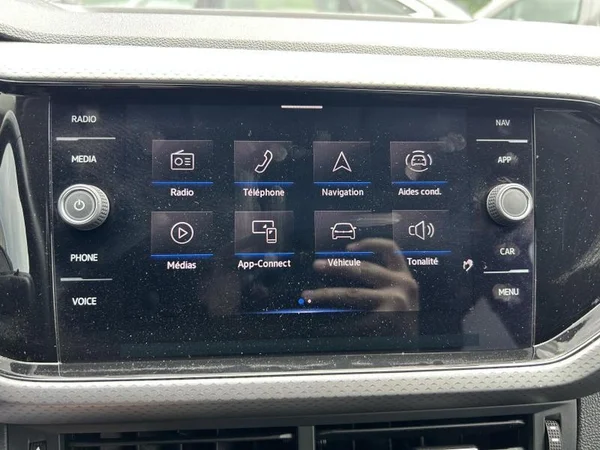 VOLKSWAGEN T-Cross (2022) — foto 17 van 27