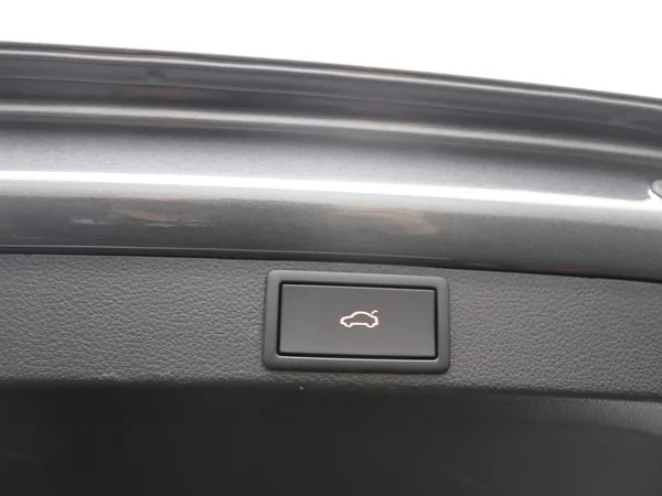 SKODA Octavia Combi (2024) — foto 32 van 32