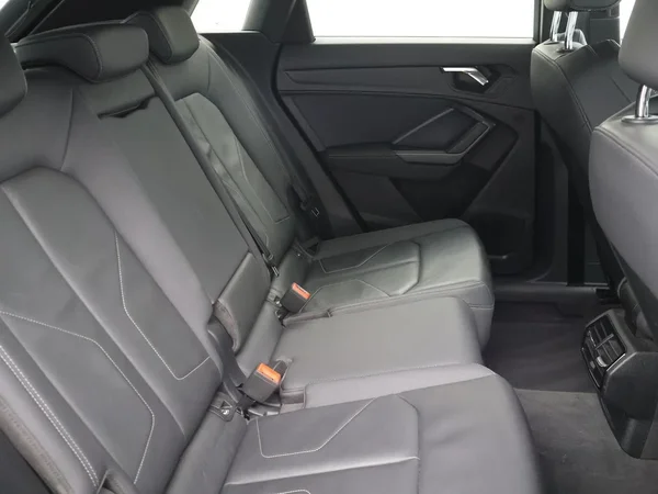 Audi Q3 (2022) — foto 5 van 24
